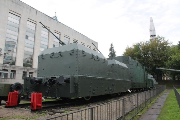 советский бронепоезд